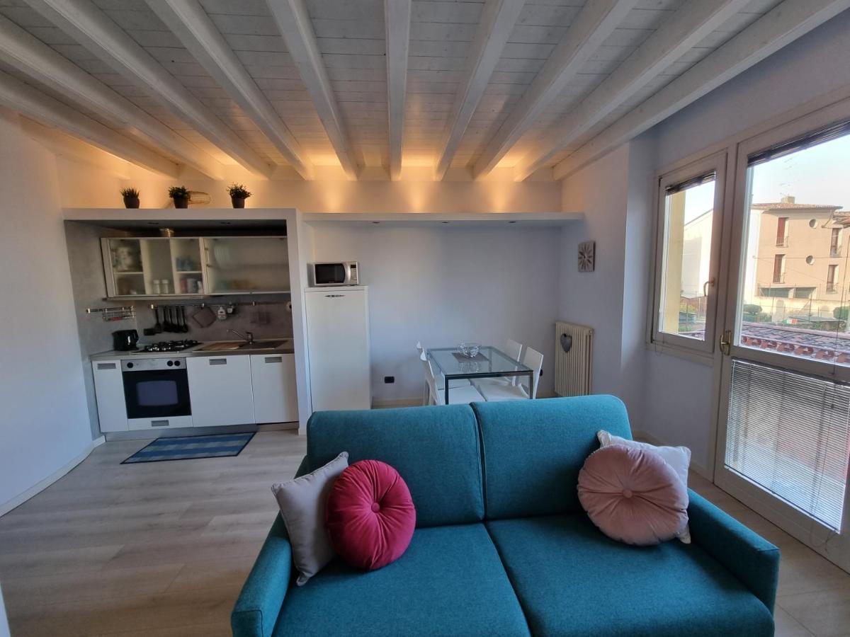 Apartment La Finestra Sul Castello Desenzano-by Goccia Di Desenzano del Garda