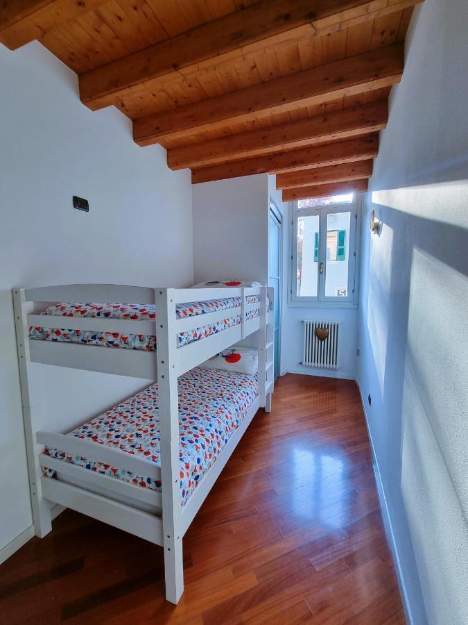La Finestra Sul Castello Desenzano-by Goccia Di Apartment Desenzano del Garda
