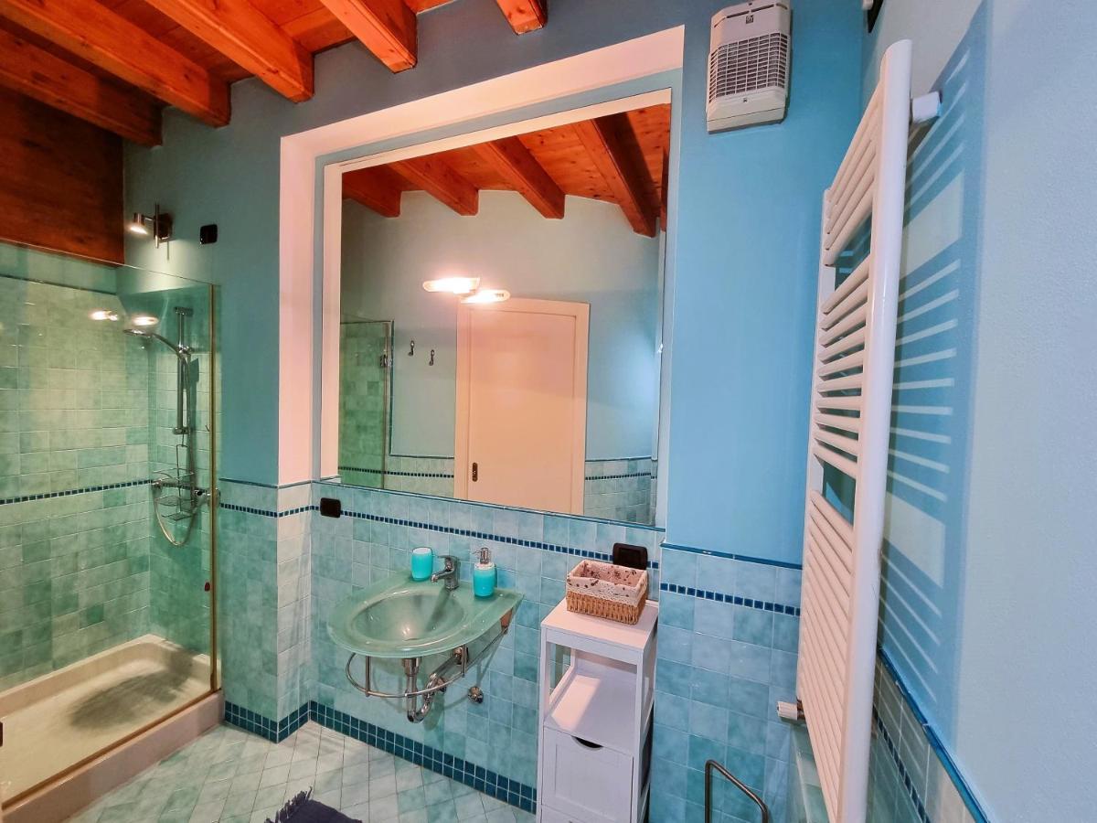 Apartment La Finestra Sul Castello Desenzano-by Goccia Di Desenzano del Garda