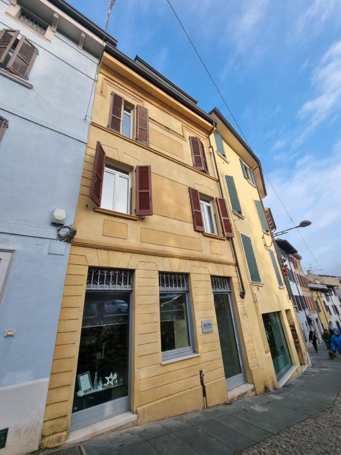 Apartment La Finestra Sul Castello Desenzano-by Goccia Di *